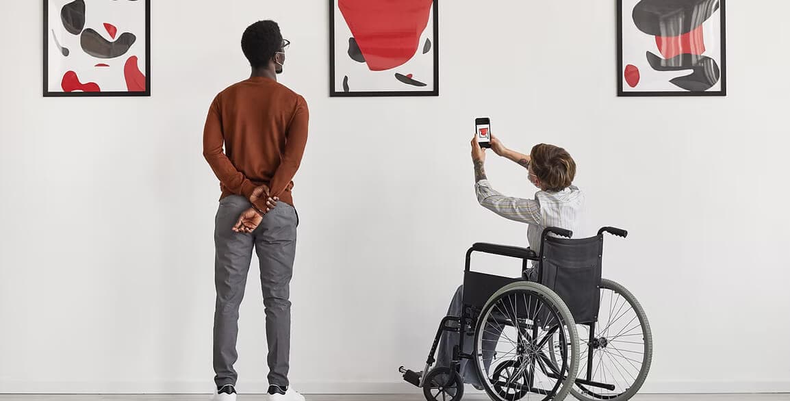 Willkommensbild von Orançengold mit bunten Elementen und Logo